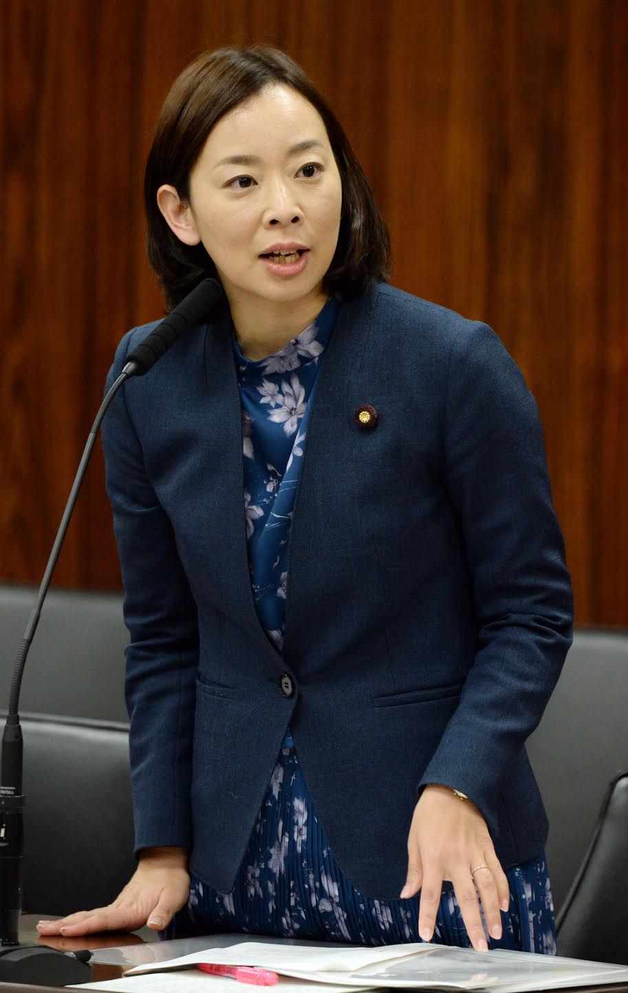 吉良よし子議員