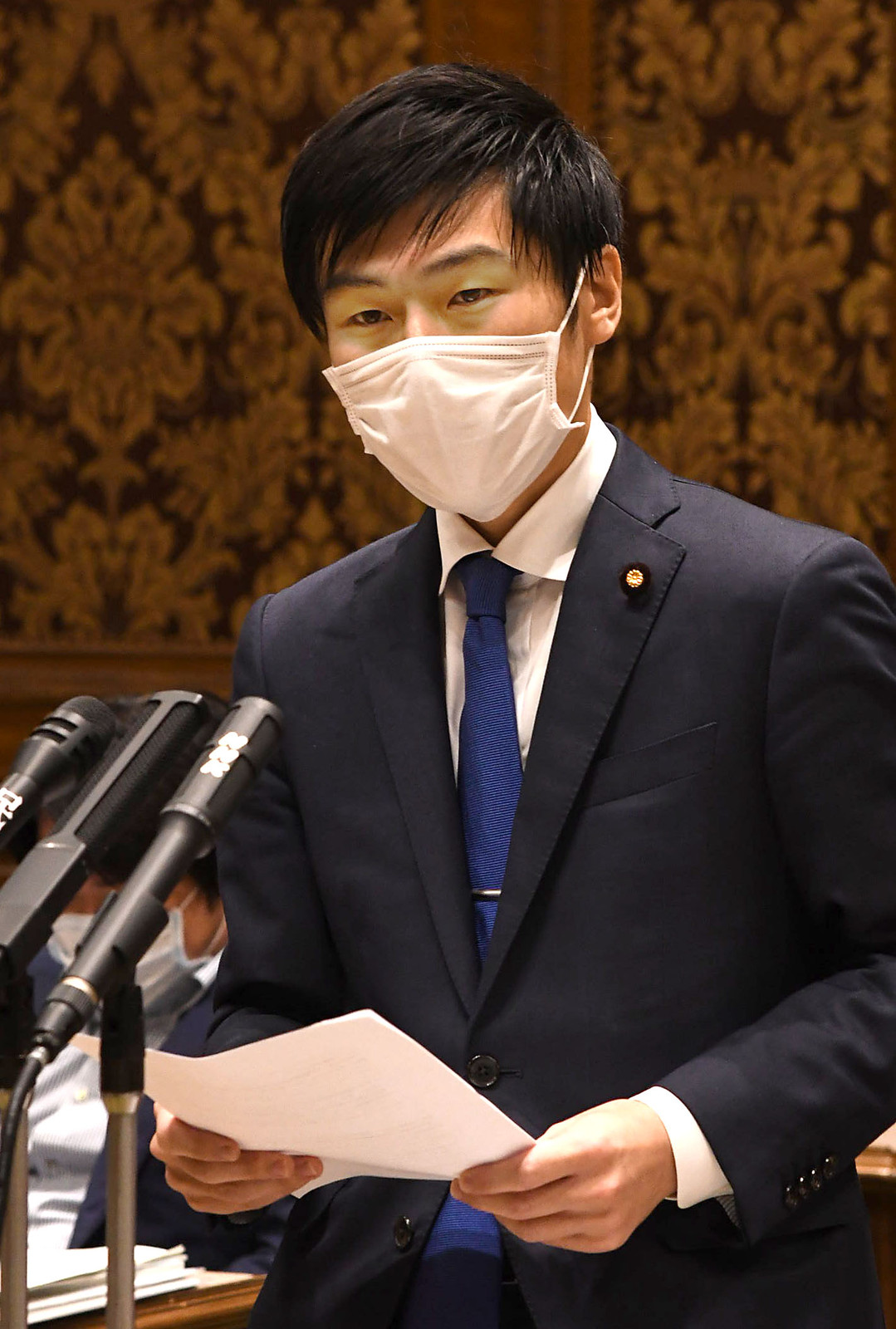 山添拓議員