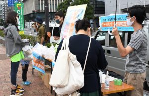 民青がCU東京文京支部の応援を受けて開催したフードバンク